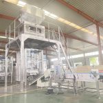 Jedna sada automatického stroje na balení prášku 1-3,5 kg připraveného k dodání.