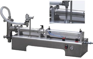 plnicí kapalina s jednou hlavou pístu